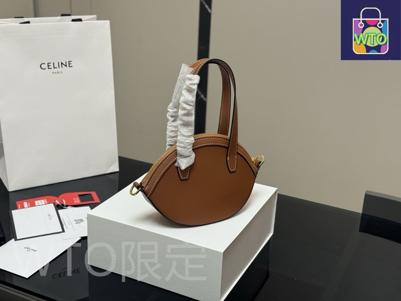 希少 新品未使用CELINE セリーヌ 陶器蓋付き小物入れ CELINE （新品・未使用品）セリーヌ トリオンフ ウィップ