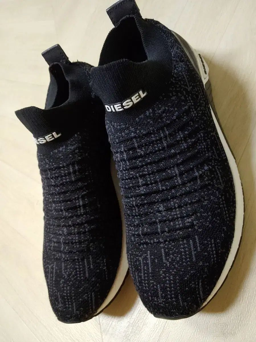 DIESEL ディーゼル ブラック ニットスリッポン スニーカー 40 260