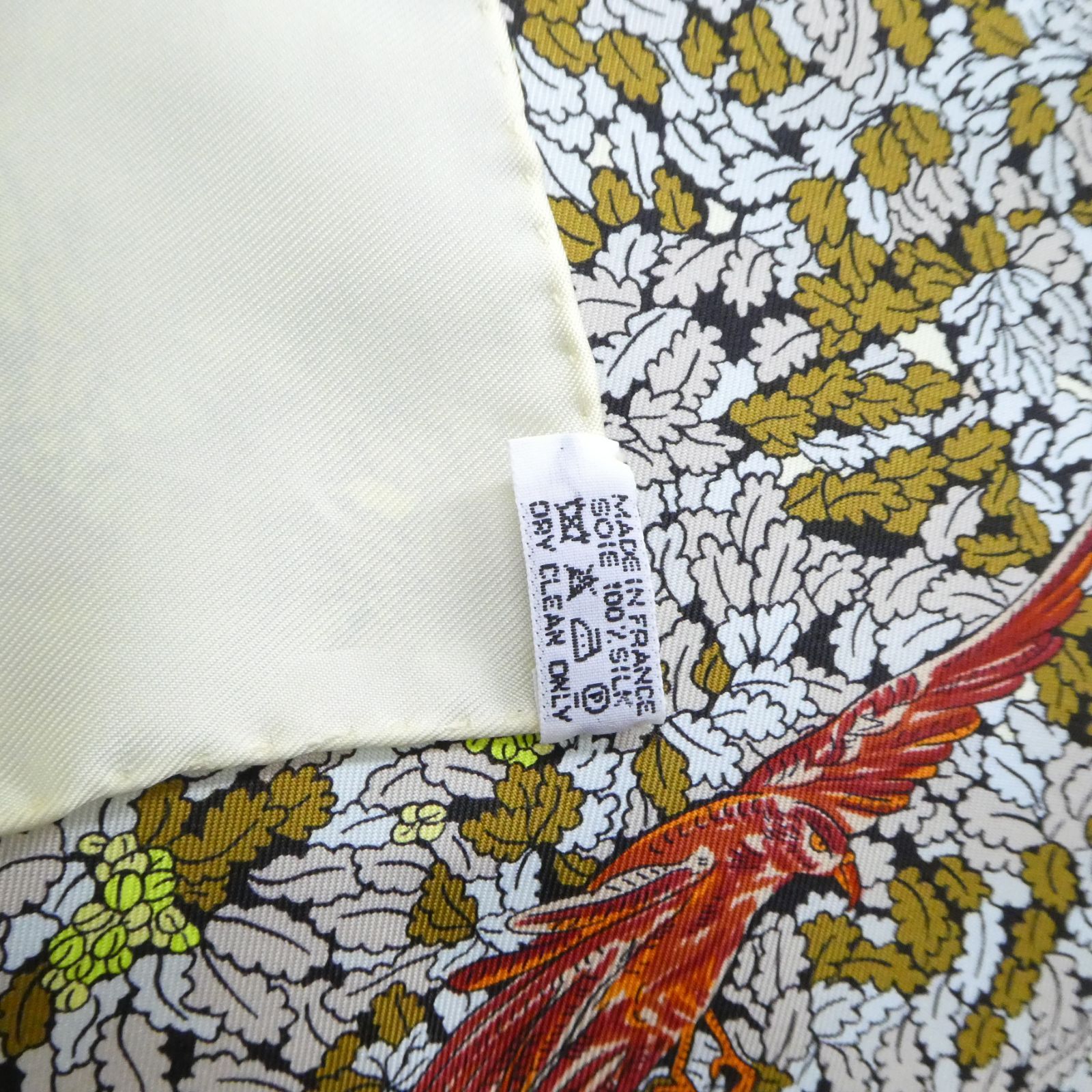 未使用保管品  HERMES カレ90 木の伝説 HERMES/エルメス カレ90 木の伝説 シルク スカーフ e_026 - メルカリ