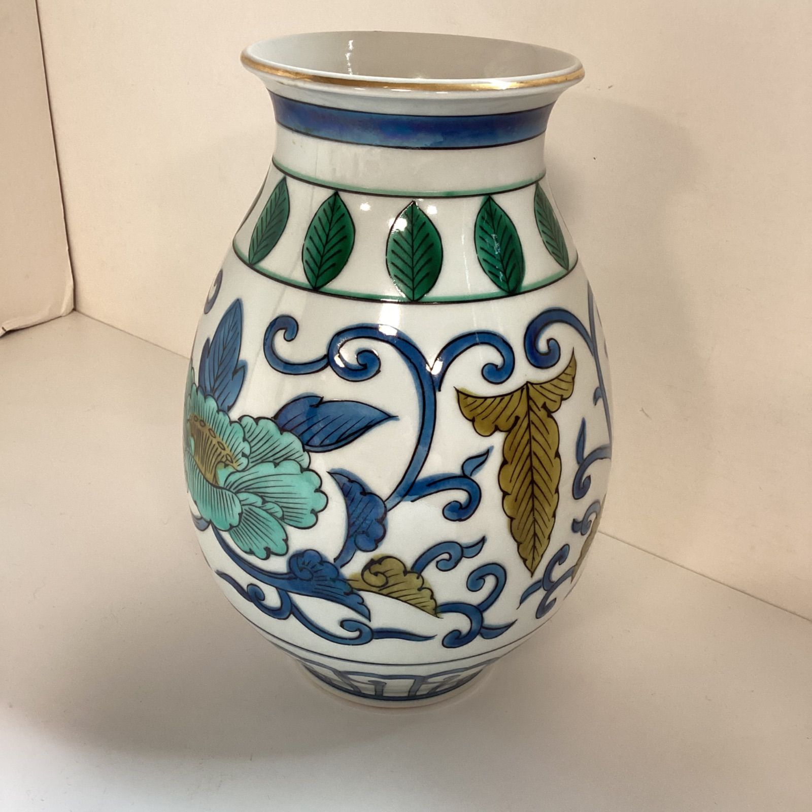 九谷焼き　壺　絵　リボン柄 九谷焼 青郊窯 金彩デザイン 壺 …e.s - メルカリ