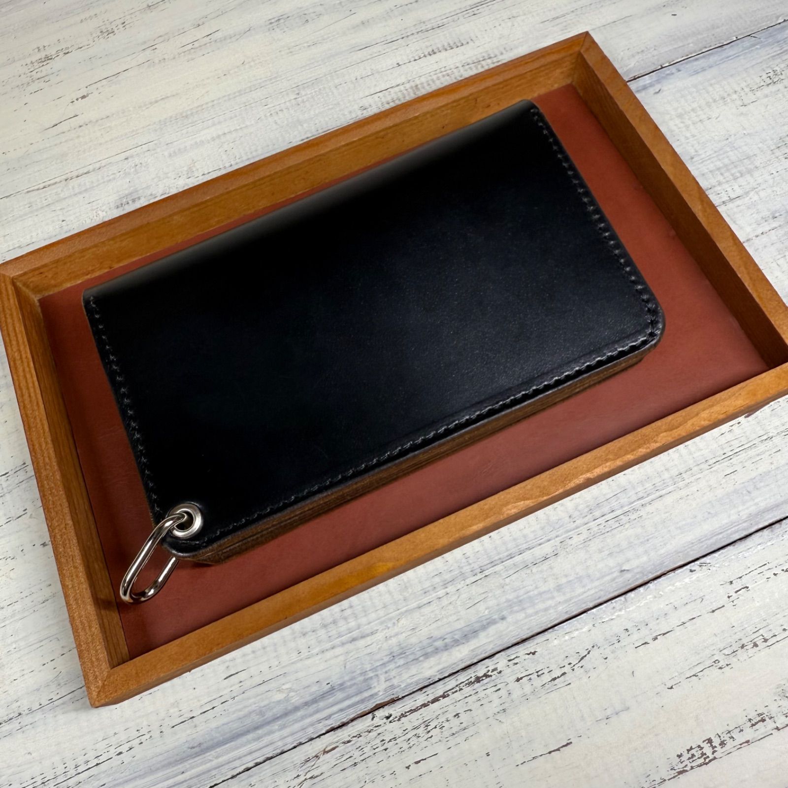 トラッカーウォレットミドル 3層】クロムエクセル ブラック 茶芯