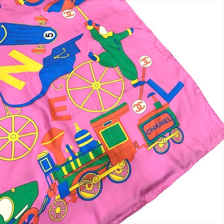 【美品】CHANEL シャネル　カラフル　スカート　シルク　ココマーク　ひざ丈 美品 CHANEL シャネル ココマーク 大判 スカーフ シルク