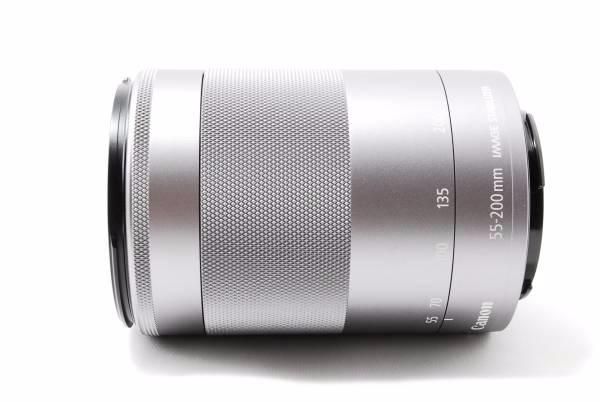 Canon EOS Kiss M ダブルレンズキット➕ EF-M55-200mm Canon EOS Kiss M ダブルレンズキット➕ EF-M55-200mm □ミラー