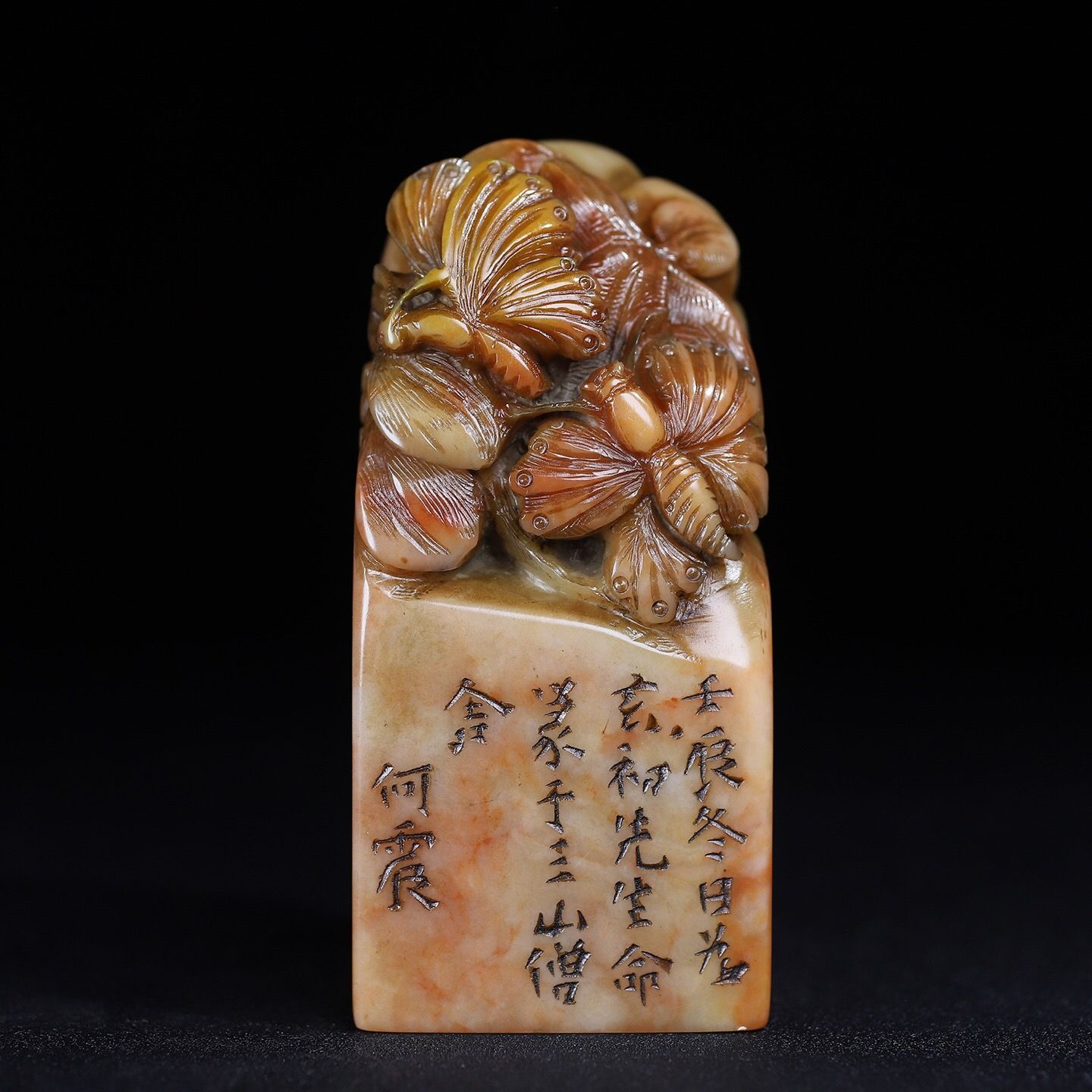 蓮華台座の上に立つ観音菩薩白い大理石風仕上げ彫像 プレミアム樹脂東