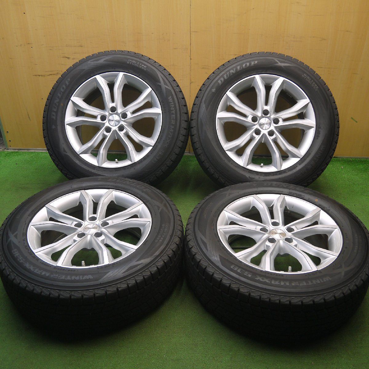 バリ溝！21年！キレイ！9.5分235/65R18 スタッドレス AGA ダンロップ