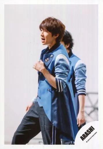 中古】生写真(ジャニーズ) 嵐/相葉雅紀/膝上・衣装青紺・左手