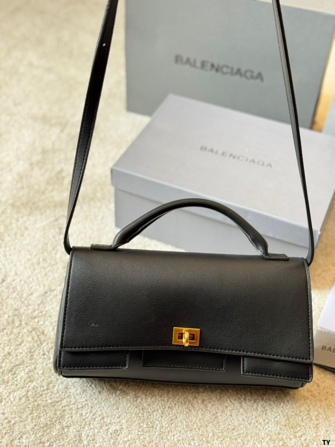 今日特価】BALENCIAGA Belair Clutch Bag・バレンシアガ ベレア