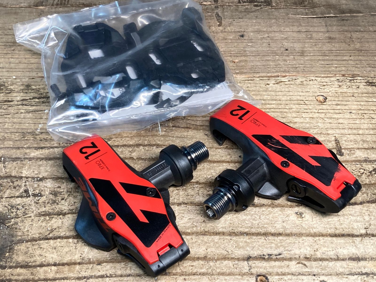 JK439 タイム TIME XPRO 12 TITAN-CARBON ビンディングペダル チタンシャフト 赤