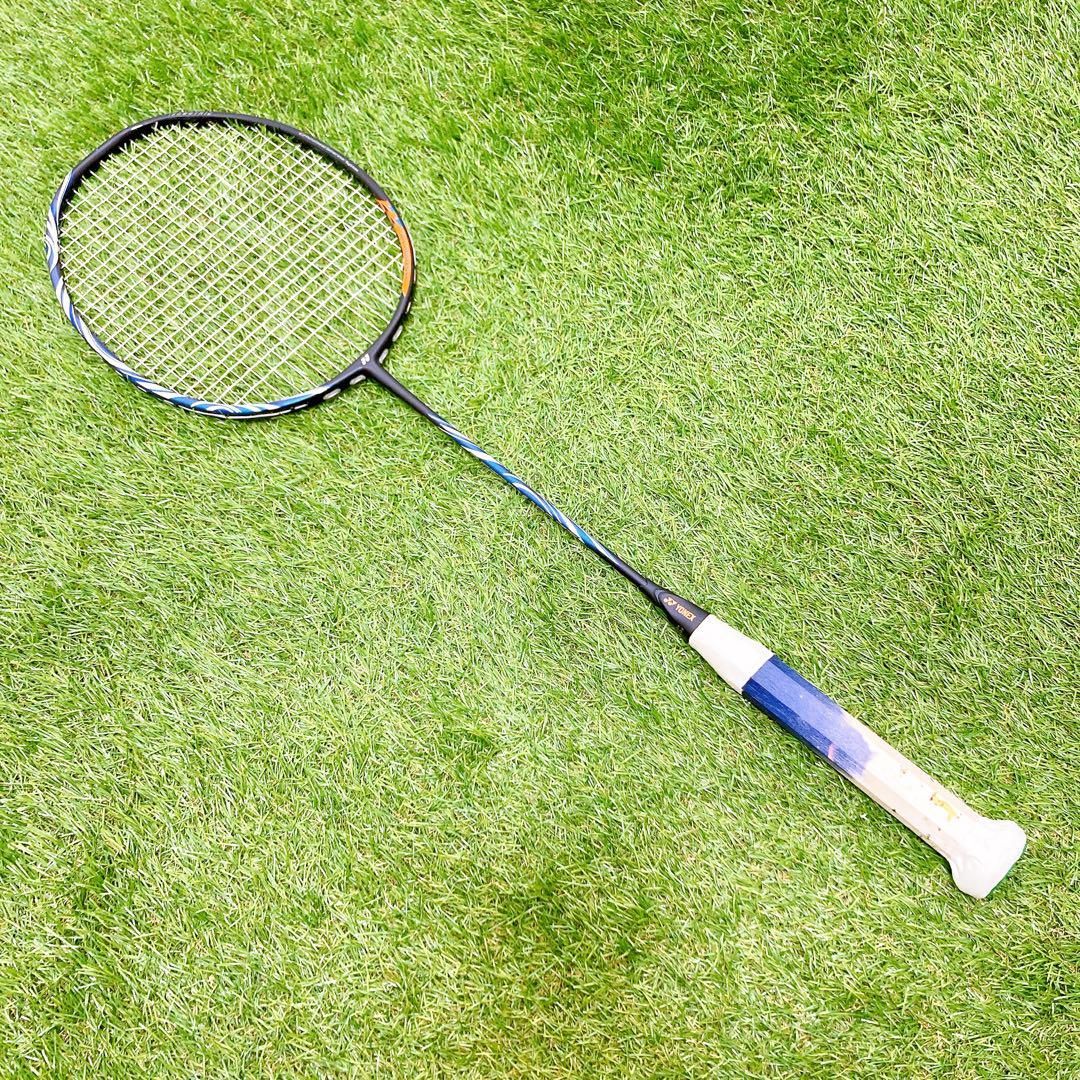 YONEX ASTROX 100zz VA 4UG5バドミントンラケット Yonex Astrox 100zx