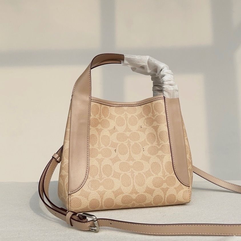 COACH ハドリー ホーボー 21 レディース レザー シグネチャー キャンバス ショルダーバッグ 新品未使用 - メルカリ