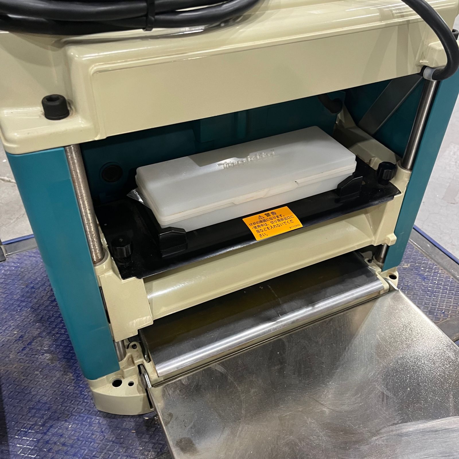 引取限定】makita マキタ 自動カンナ 2012NB【小倉南区葛原東】