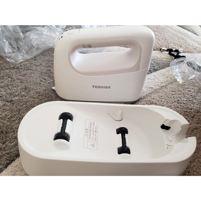 東芝　TAS-X7 Toshiba スチームアイロン 東芝ライフスタイル La・Coo-S 衣類スチーマー TAS-X7を検証レビュー