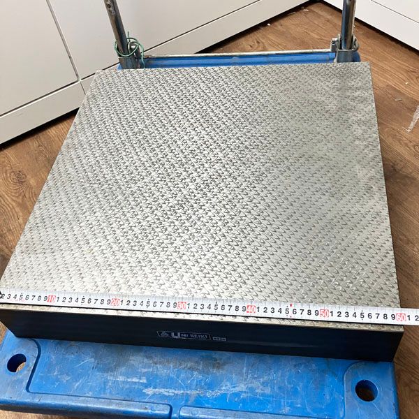 ユニセイキ 精密定盤 箱型 600×600×100mm キサゲ仕上 B級 最大公差40μm ●87343 HRDEVELOPMENT_JP