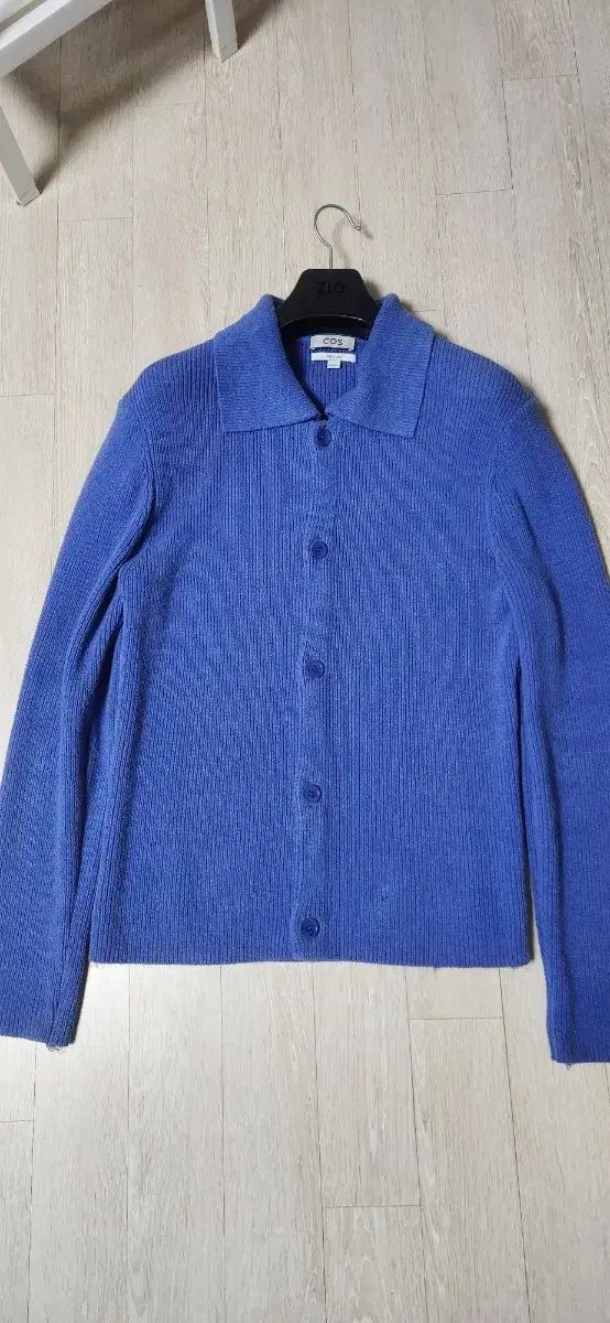 COS ブークレ ニット カーディガン