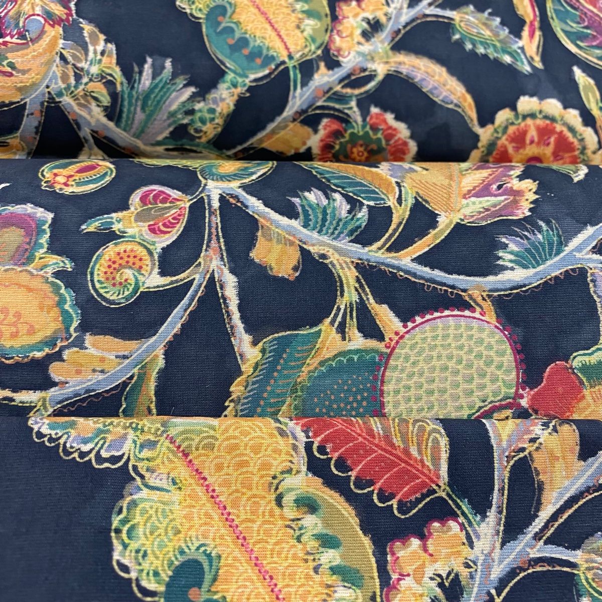 袋帯 美品 逸品 落款 牛首紬地 草花 茶緑色 全通 正絹 【中古