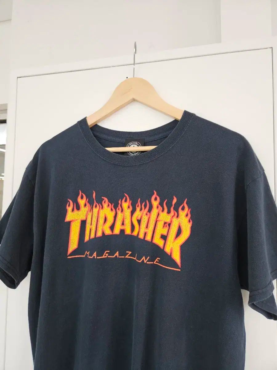 kiss mark スノーボードブーツ　24.5cm THRASHER(スラッシャー) フレイム ロゴ Tシャツ ヴィンテージ L