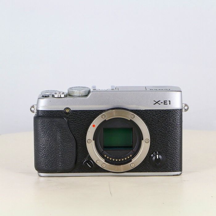 富士フイルム　X-E1 シルバー Amazon.co.jp: FUJIFILM ミラーレス一眼レフカメラ X-E1 ボディ