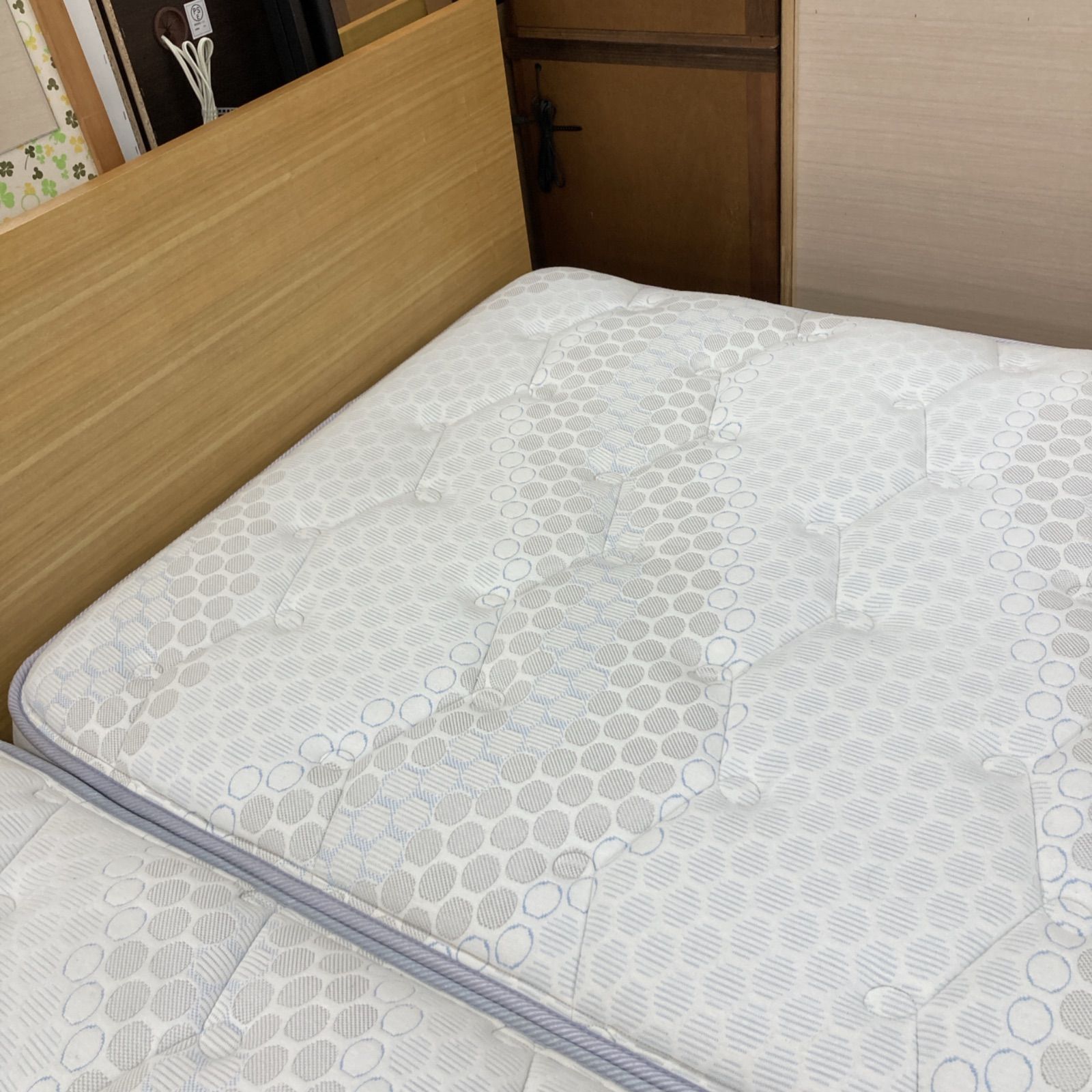 KINGSDOWN セミダブル＆シングルベッドセット