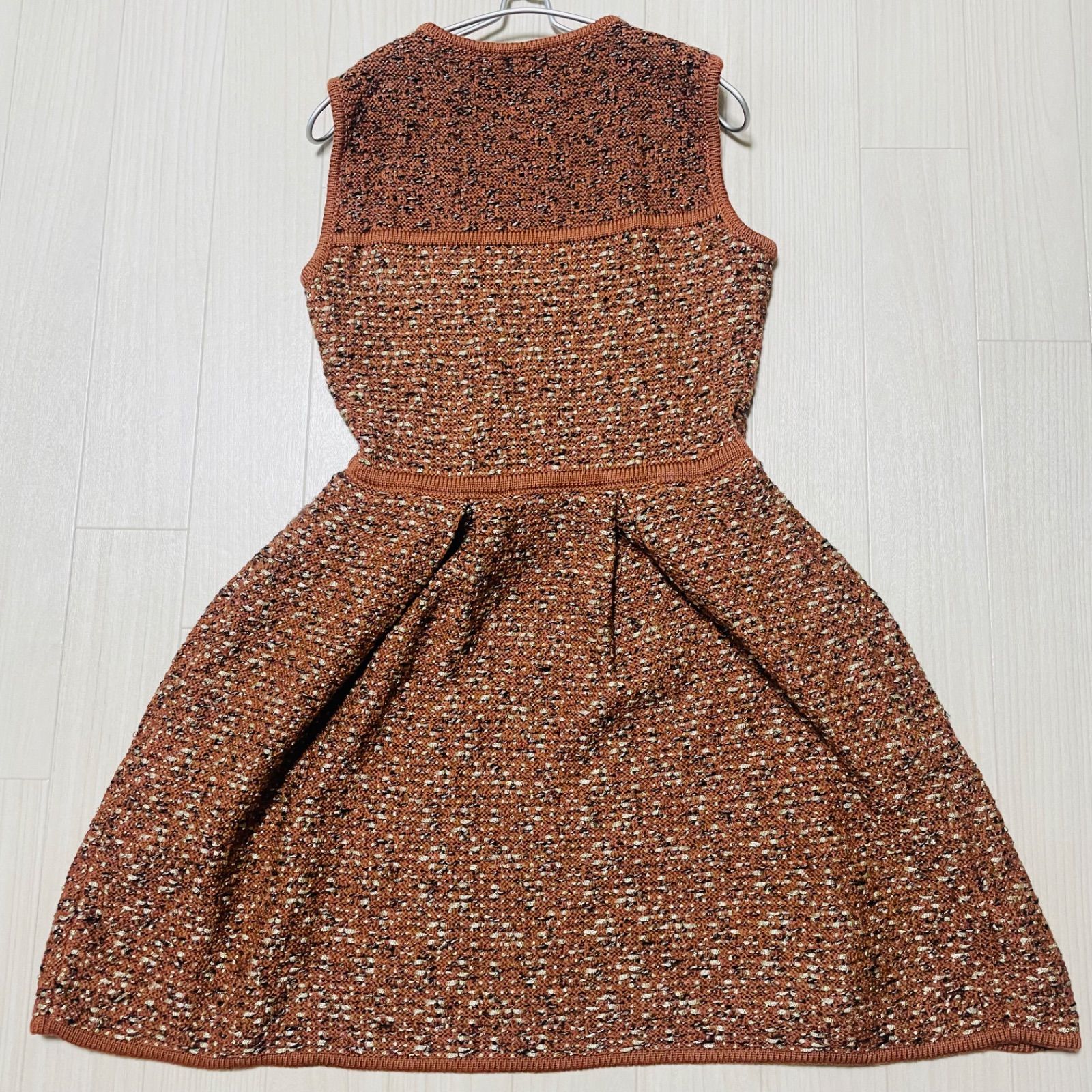 ラメ入りの糸でランダムな模様 秋冬