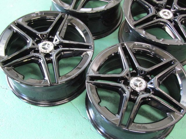 ハイブランドこそ本店で。 黒がお洒落 メルセデスベンツ W205 Cクラス後期純正 AMG5スポーク 映画