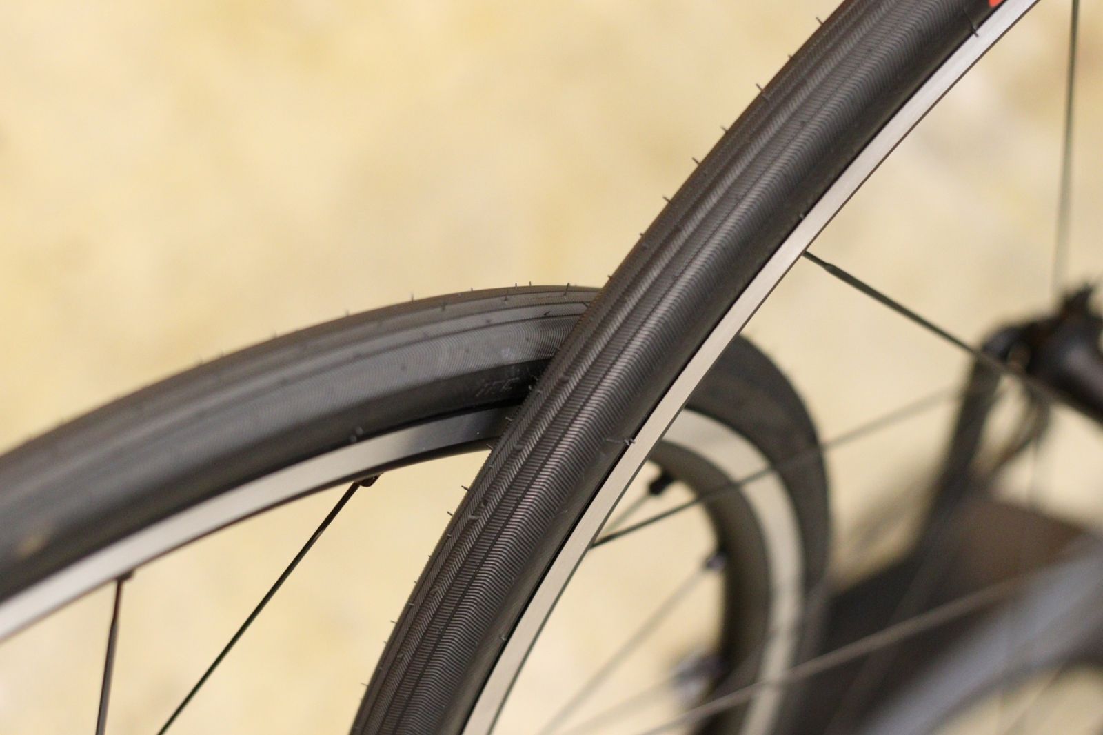 アルミ チューブレスレディ