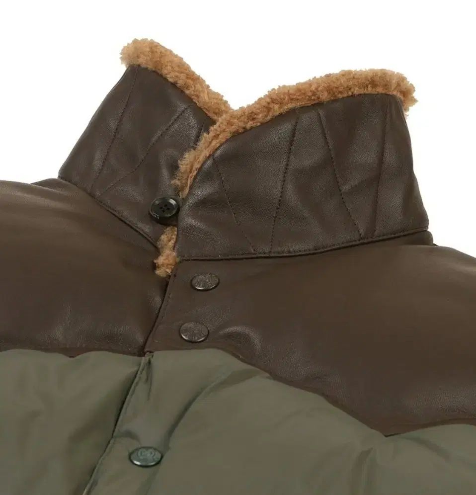 DOWN VEST