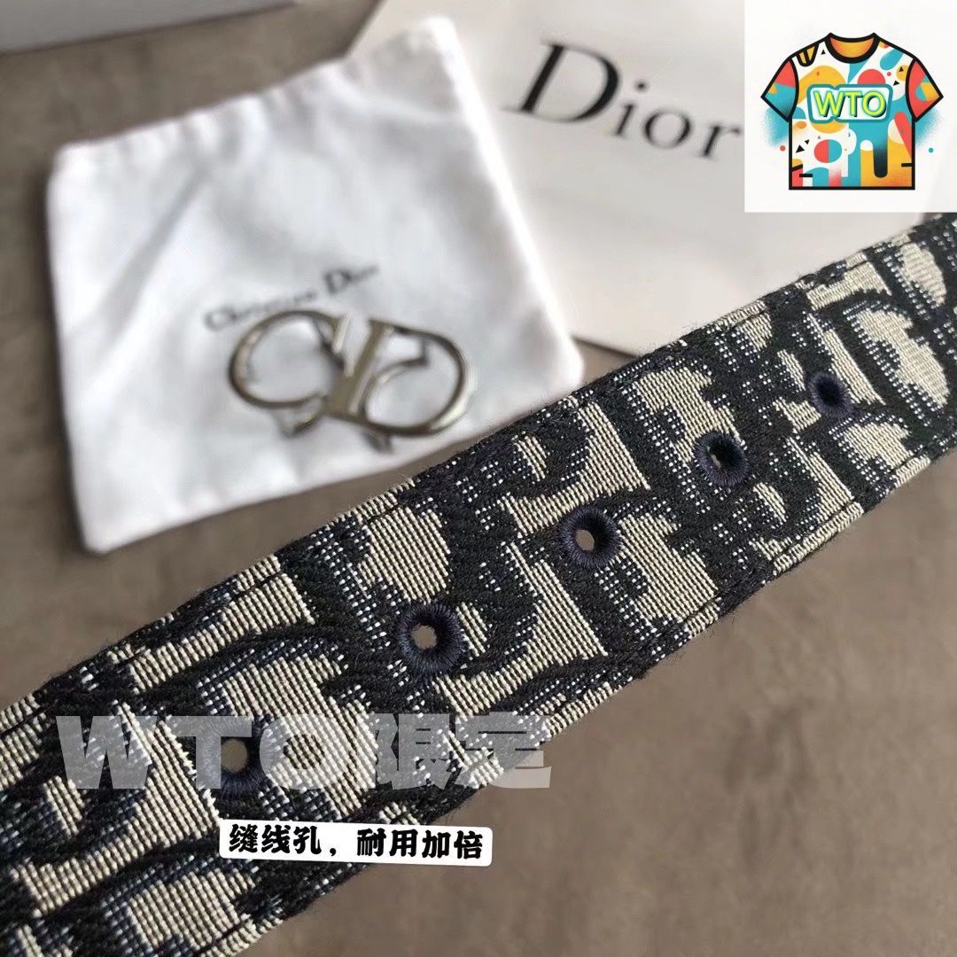 Dior ロゴプリント ベルト CD Icon Belt Buckle Gold-Finish Brass, 35 MM | DIOR