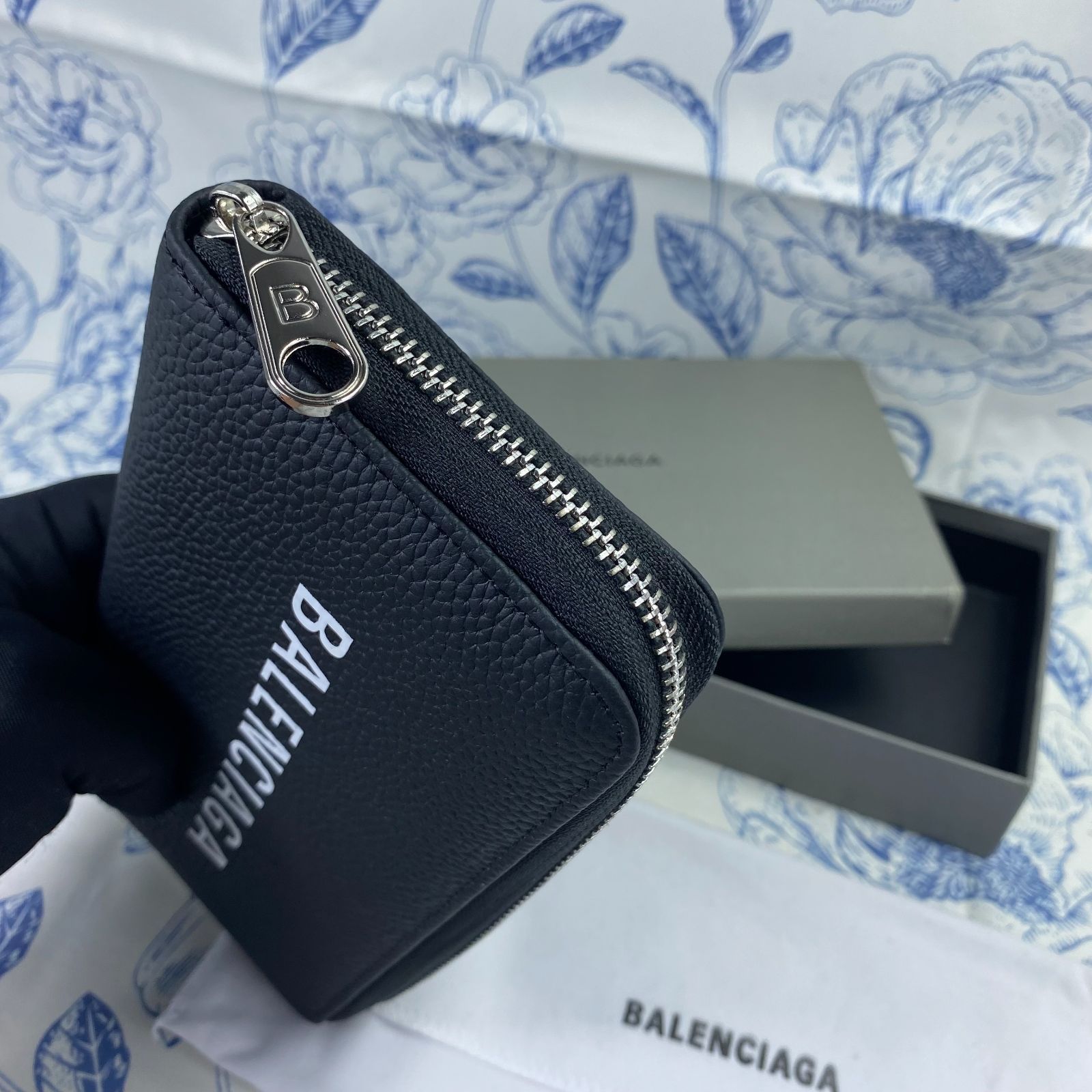 新品箱付き✨】 Balenciaga バレンシアガ 財布 ブラック 長財布 - メルカリ