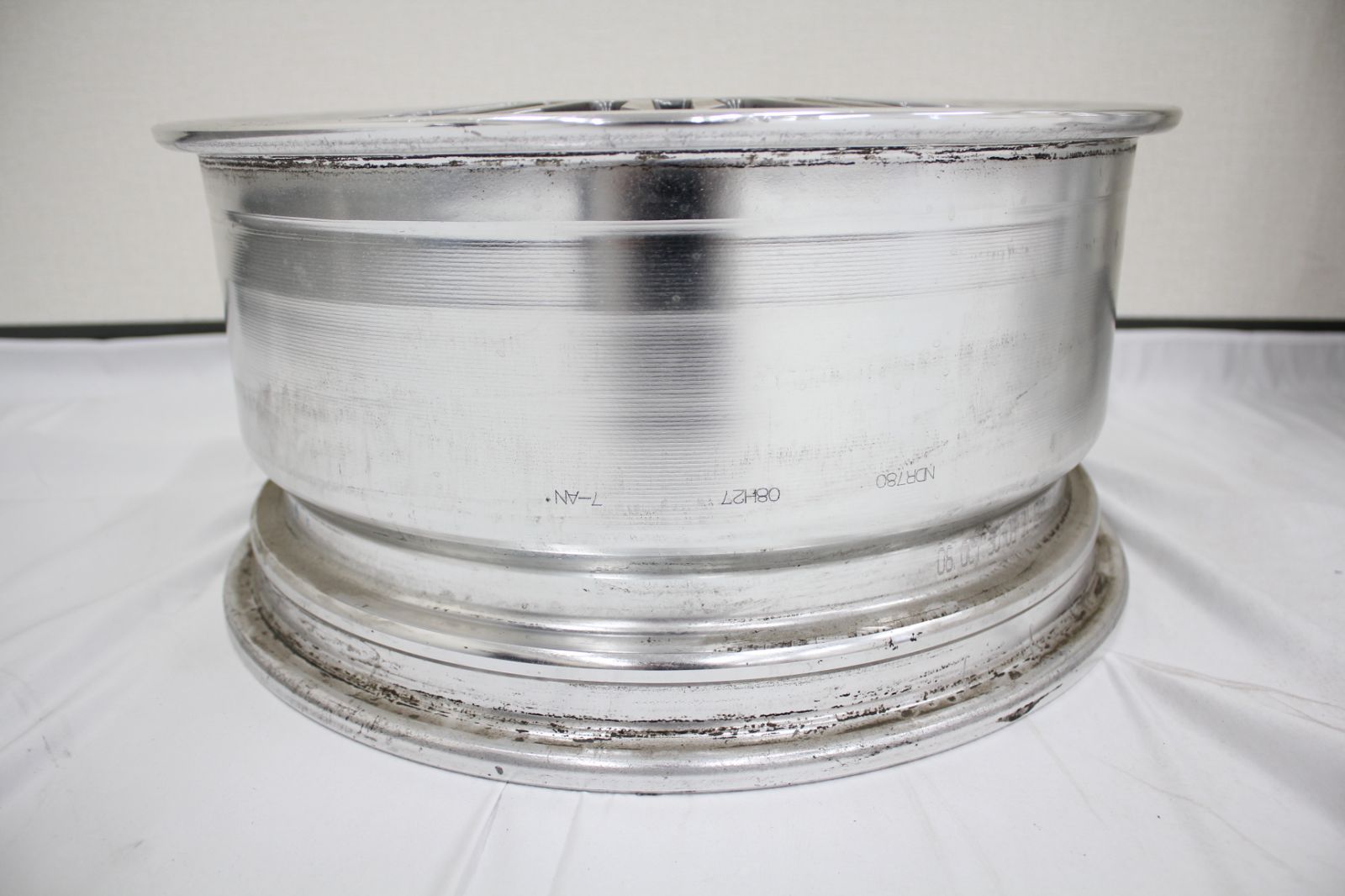 17×8J