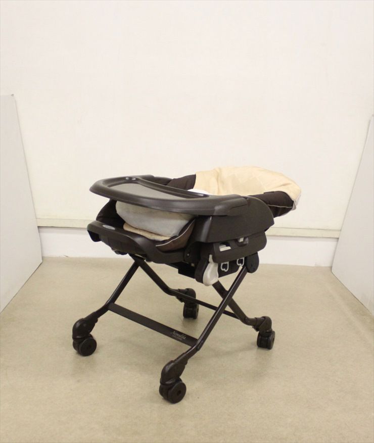 美品 コンビ ネムリラ オートスイングAUTO SWING BEDi EG コンビ