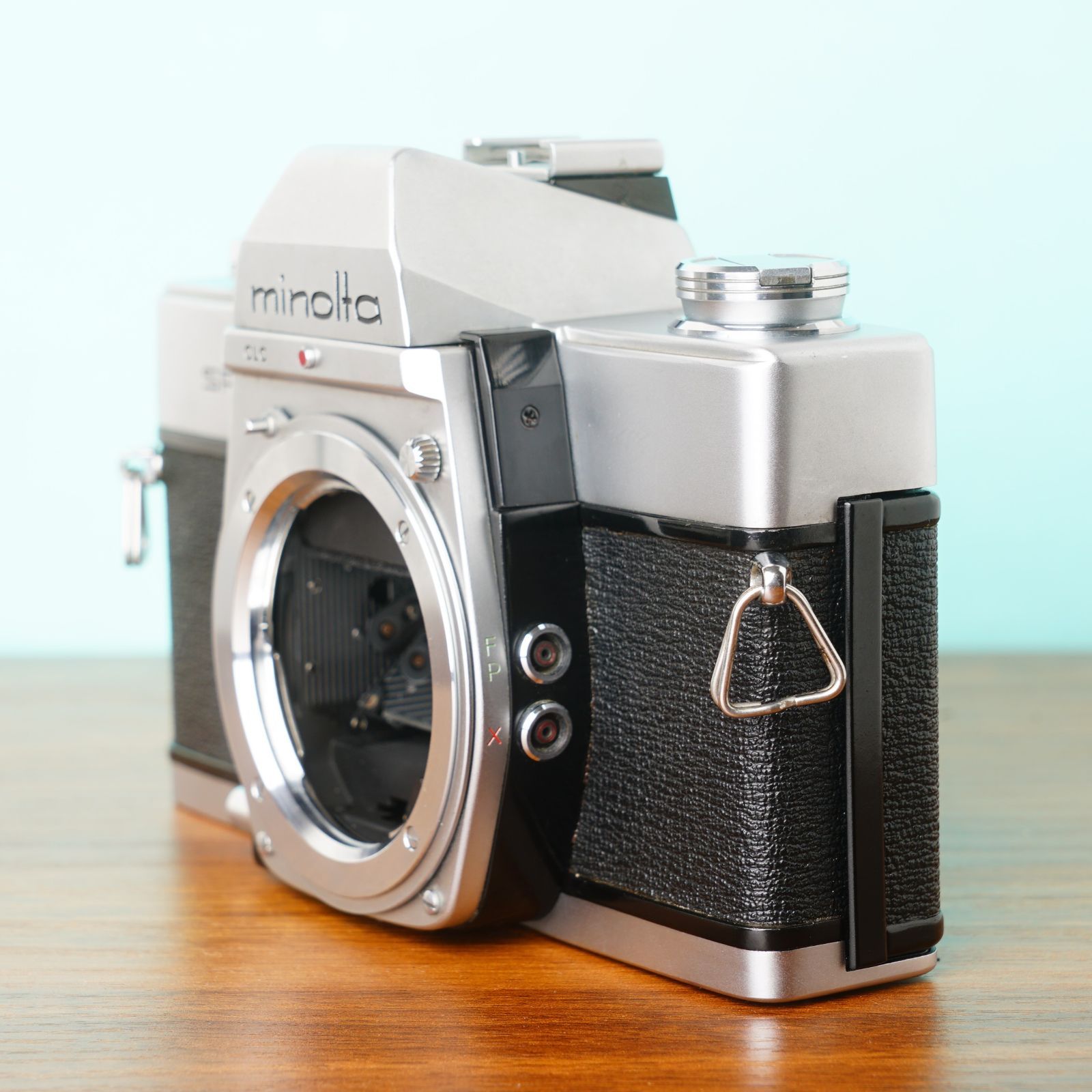 大人気/特価セール！ 完動 整備済◎ミノルタ SRT101 ボディ フィルムカメラ 83 デザイン性