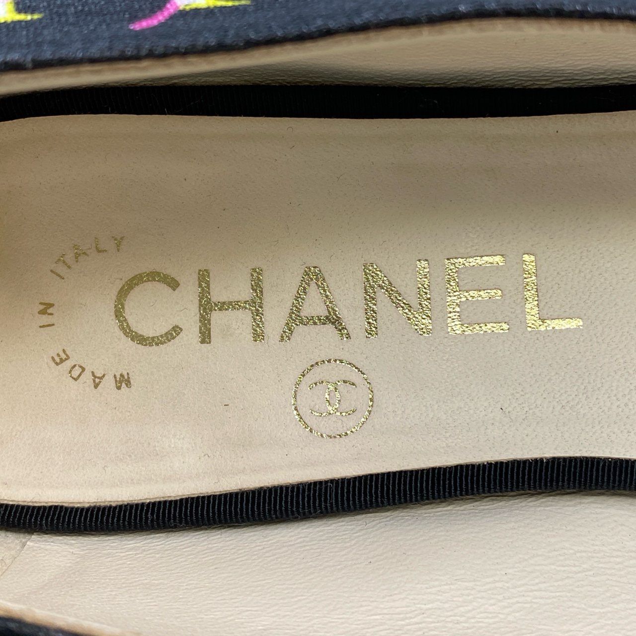 2i18 《美品》 CHANEL シャネル ココマーク ロゴフラット