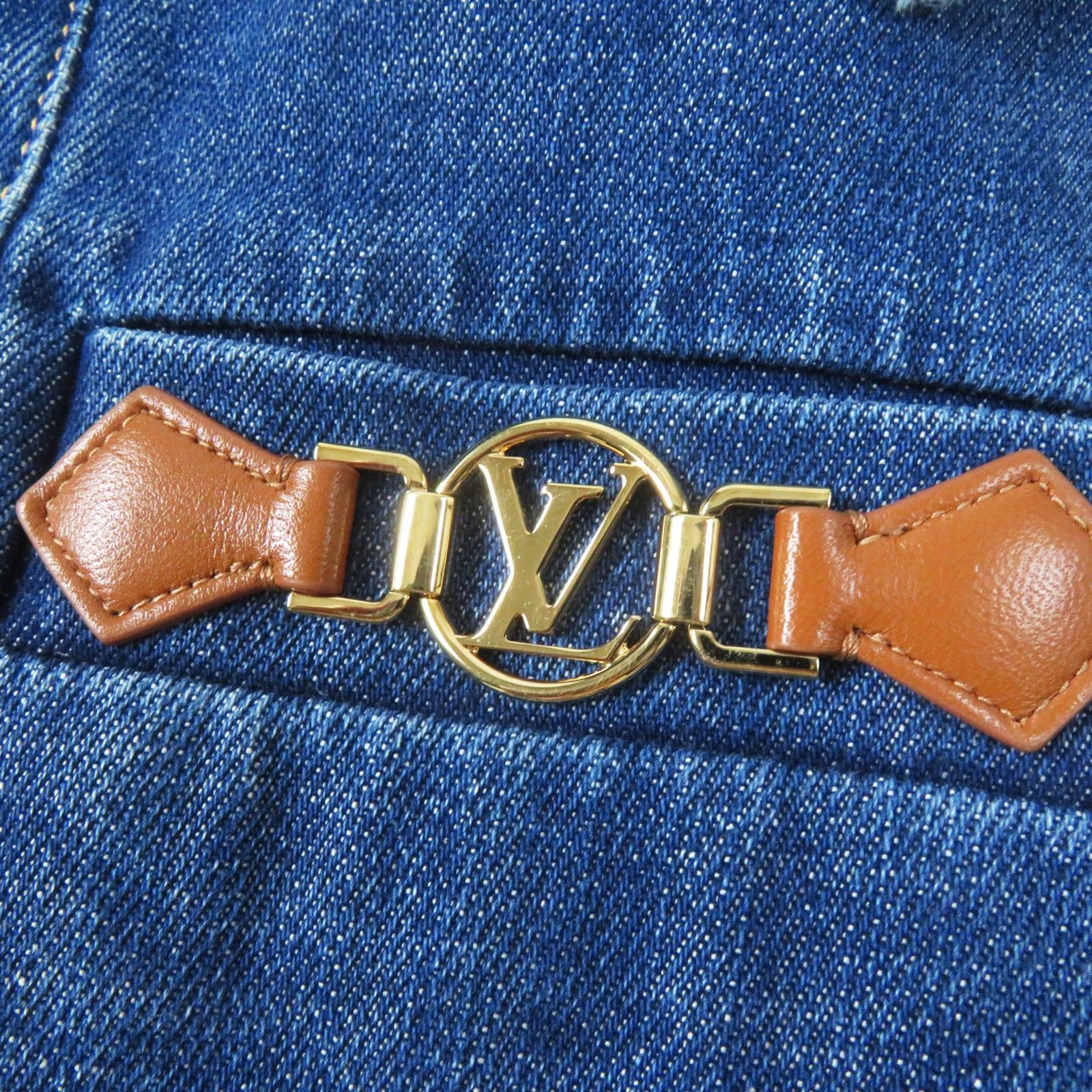 LOUIS VUITTON - 極美品◎LOUIS VUITTON ルイヴィトン 21AW LV金具・ロゴボタン付き レトロオーガニックコットン デニムジャケット インディゴブルー ゴールド金具 36 ハンガー付き イタリア製 正規品 レディース 極美品◎LOUIS VUITTON ルイヴィトン 21AW LV金具・ロゴボタン