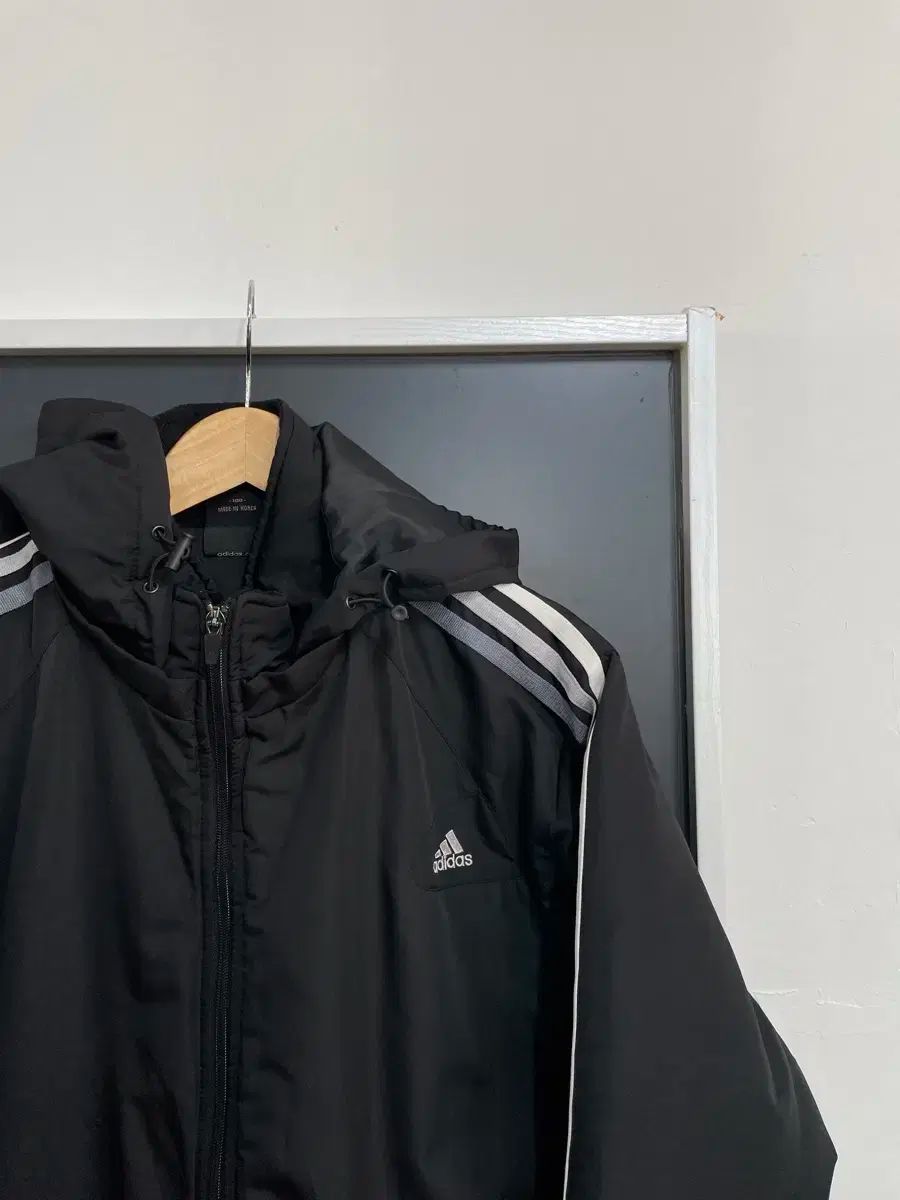 L adidas(アディダス) 3本線 オールドスクール フード 軽量