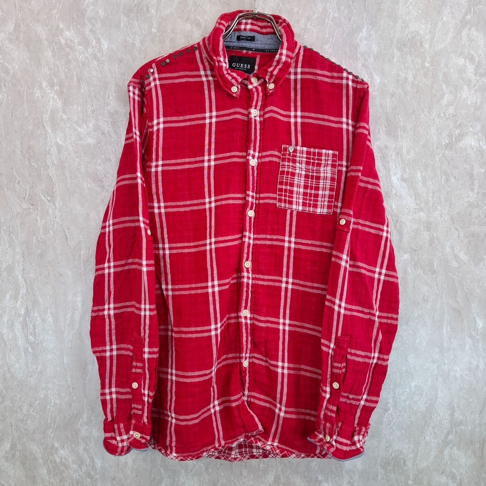 GUESS ゲス slim fit 襟と袖口ワイヤー入り ブランドロゴプレート スタッズ 丸 チェック柄 レッド 赤 XL ガーゼシャツ