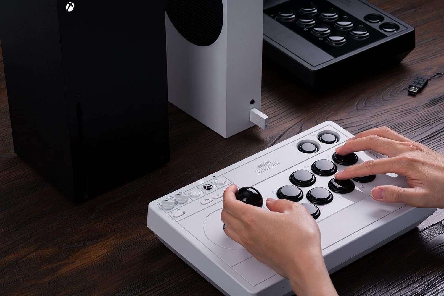 8Bitdo Arcade Stick Xbox Series X|S、Xbox One、Windows 10用と