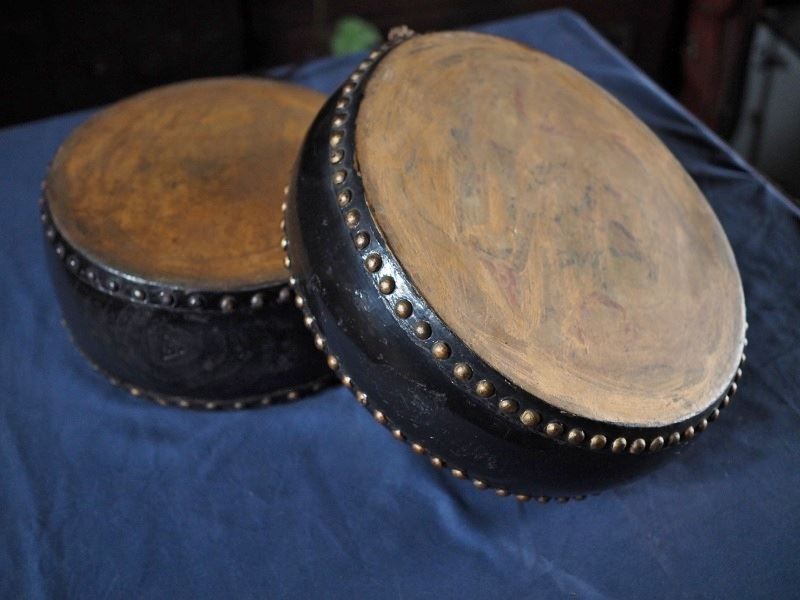 古い釣り下げ式太鼓２個セット 補修痕有 古録展 品番H17172