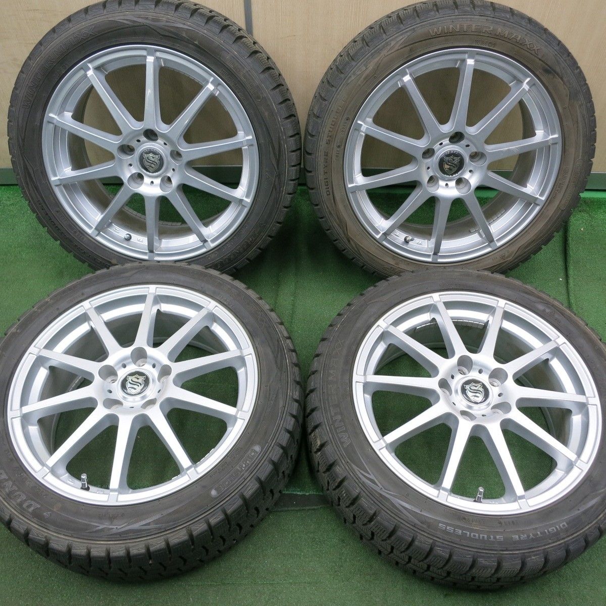 ダンロップ ダンロップ ウインターマックス WM01 215/60R17 2018年製 