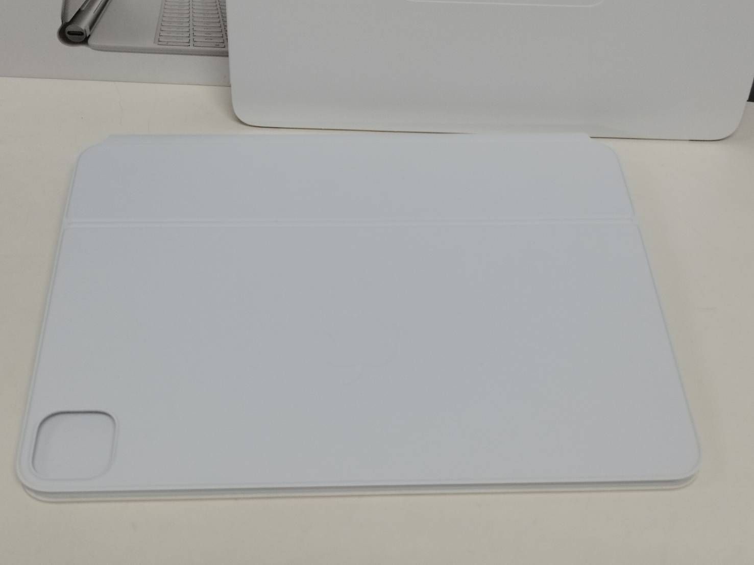 iPad Magic Keyboard/11インチ/A2261/US配列〈MJQJ3HN/A〉