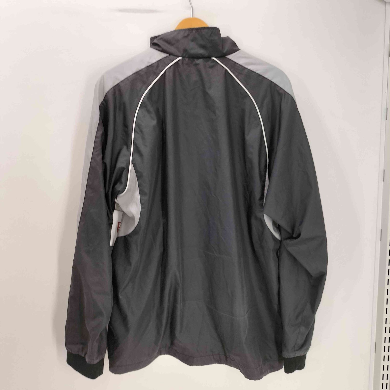NIKE ナイキ ナイロンジャケット 刺繍 裏地メッシュ ブラック XL ナイキ NIKE スウッシュ ロゴ 刺繍 裏地メッシュ パイピング