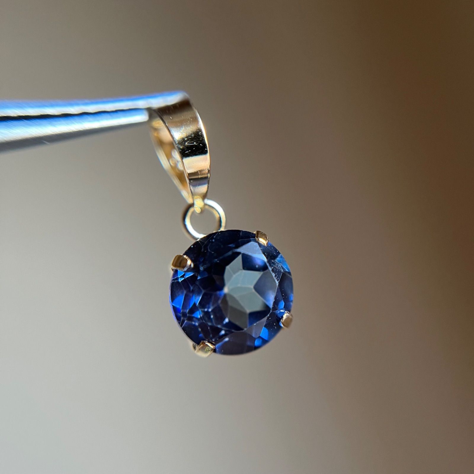 K18 天然石タンザナイト　oval ペンダントトップ　18金　2 他計2点 K18 天然石タンザナイト ラウンド 希少石 レア18金 ペンダントトップ2