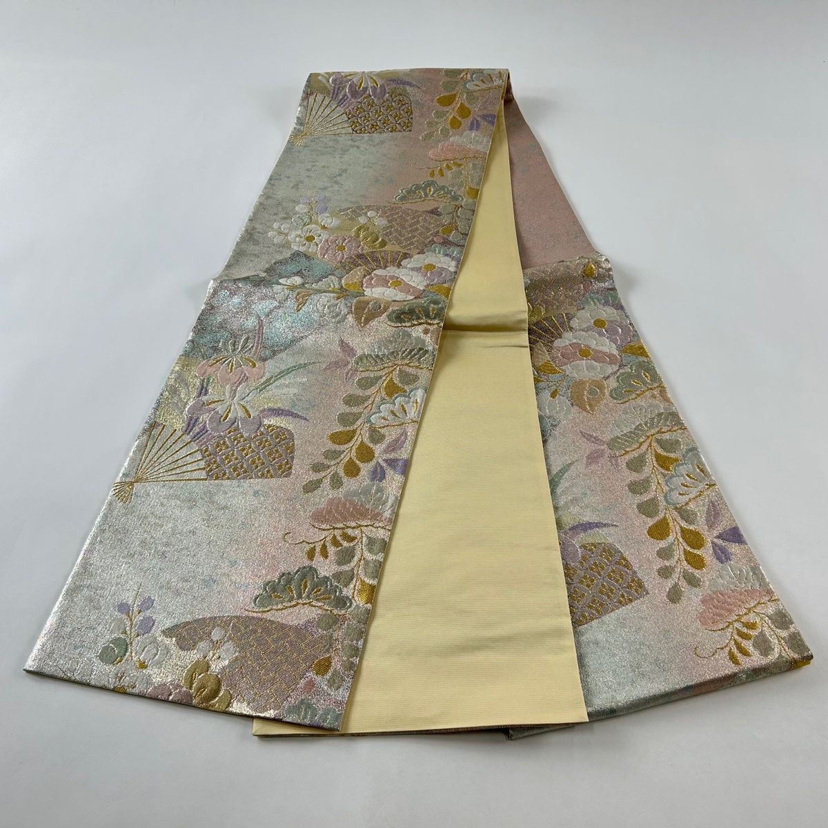 袋帯 美品 優品 扇 草花 金糸 箔 金色 六通 正絹 【中古】 袋帯 六通