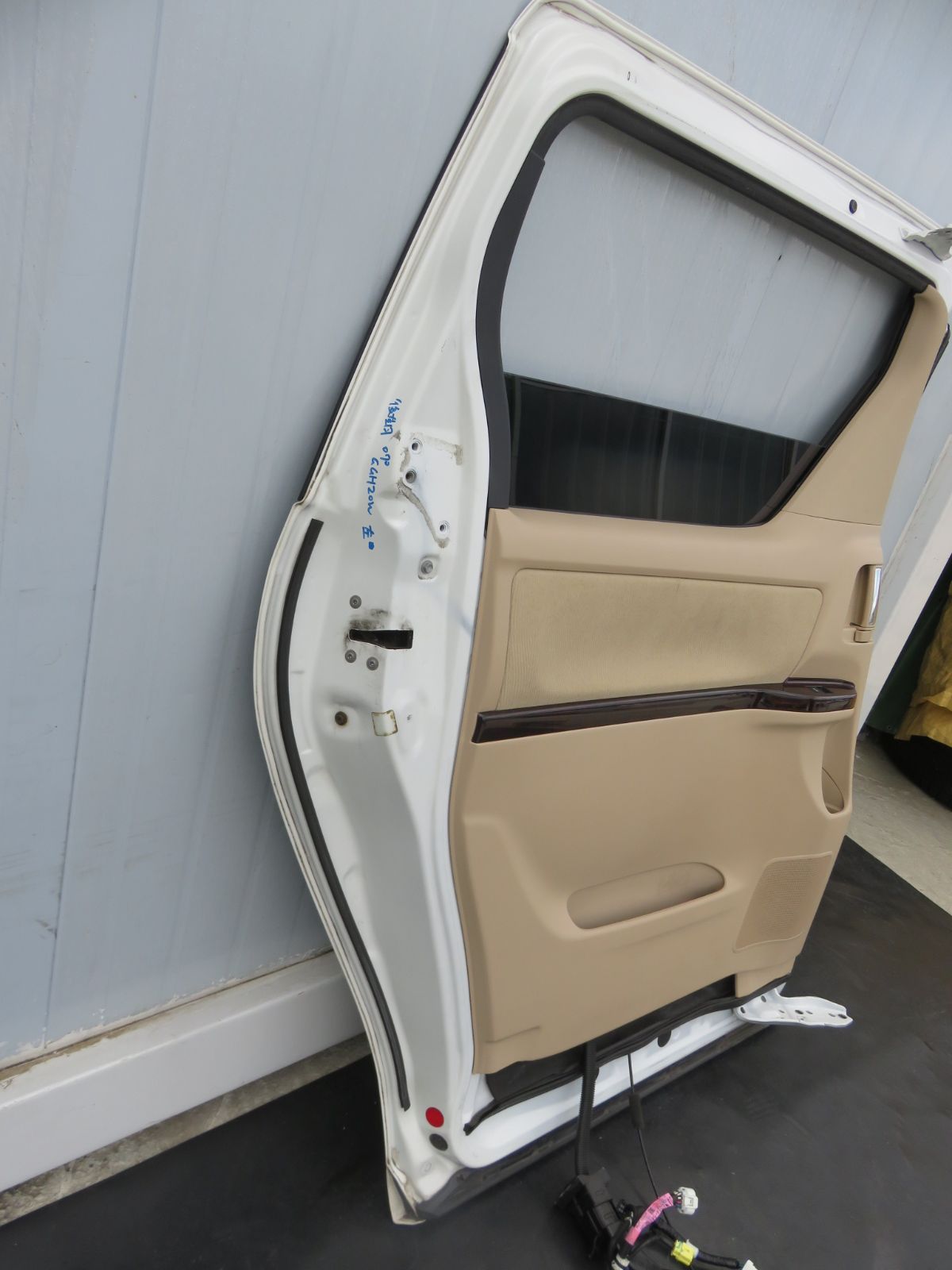 アルファード 白070