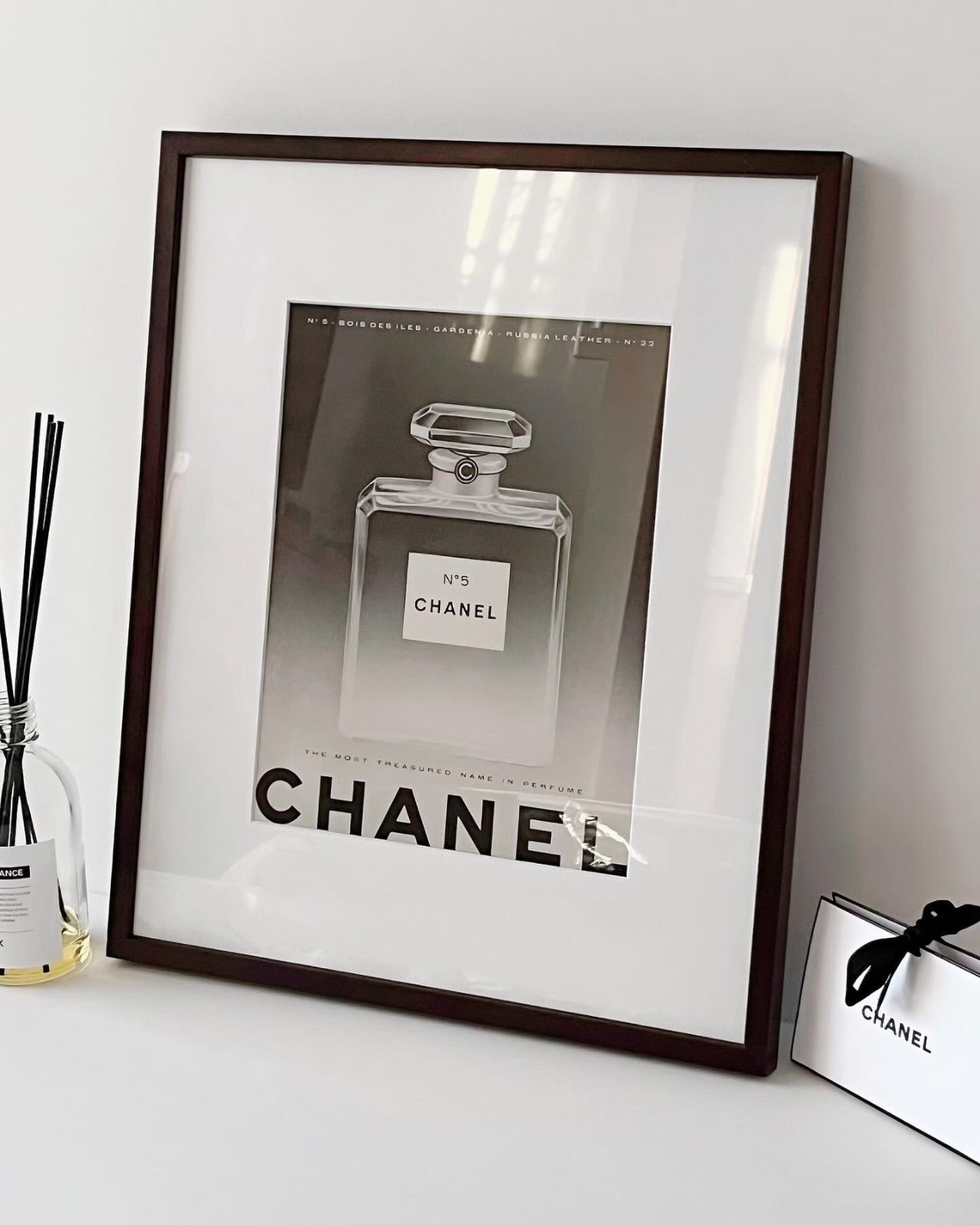 1点もの＞CHANEL シャネル No.5 シャネルの5番 香水 アドバタイジング ポスター ヴィンテージ アートポスター 広告 モダン おしゃれ  モノクロ インテリア フランス雑貨 - メルカリ