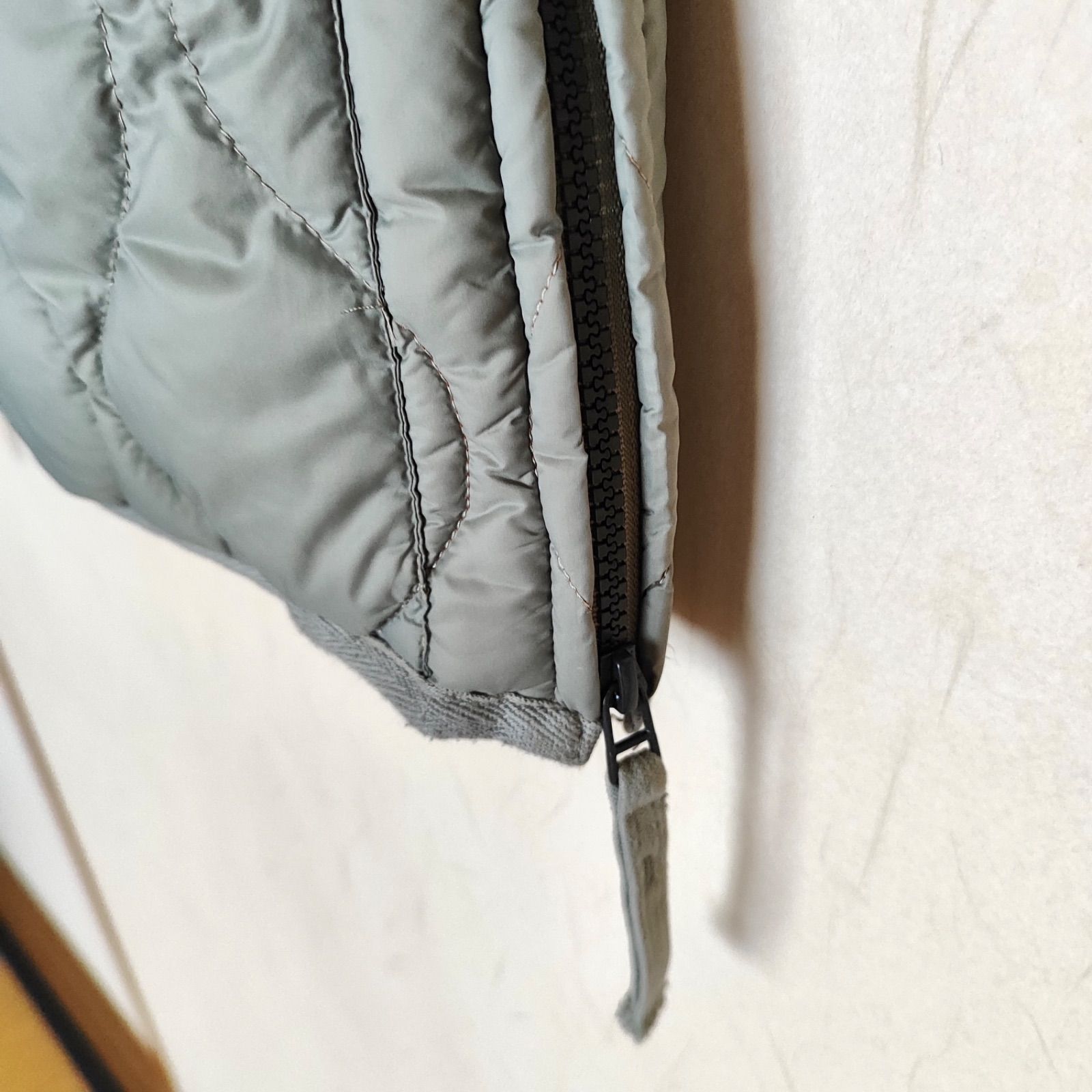 ミリタリー VネックWジップ