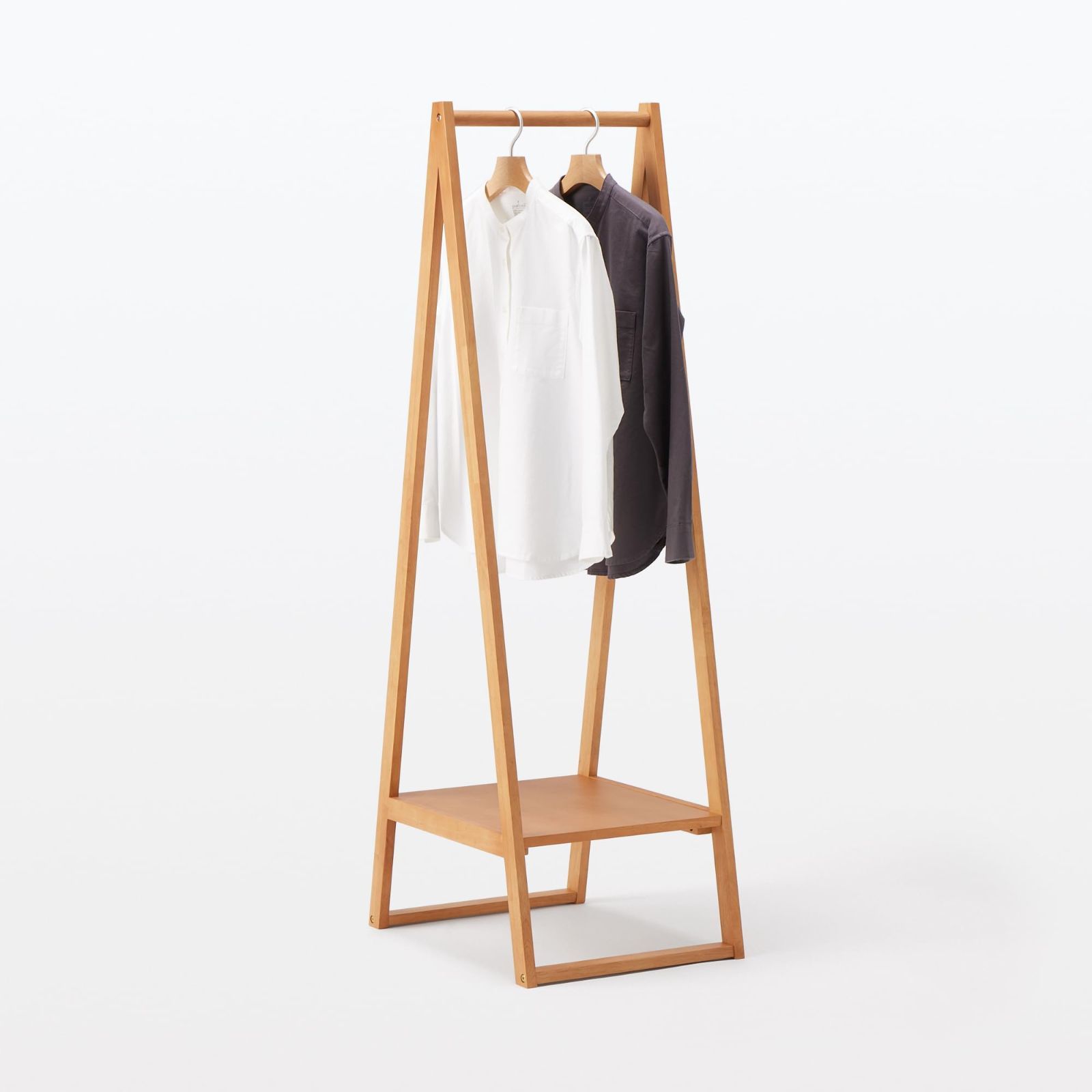 木製コートハンガー