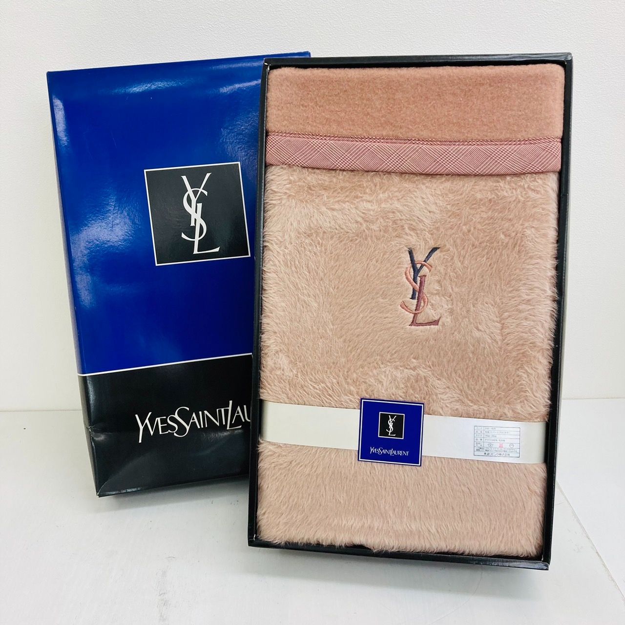 Yves 140×200cm 毛布 リバーシブル イヴサンローラン YvesSaintLaurent 140x200cm リバーシブル毛布 Laurent Saint 布団・毛布