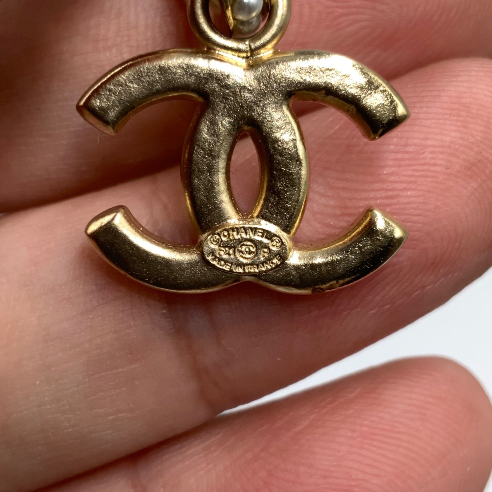 売り切れました。シャネル　CHANEL ココマークピアス　F21P 箱 シャネル CHANEL ココマークピアス F21P 箱 - メルカリ