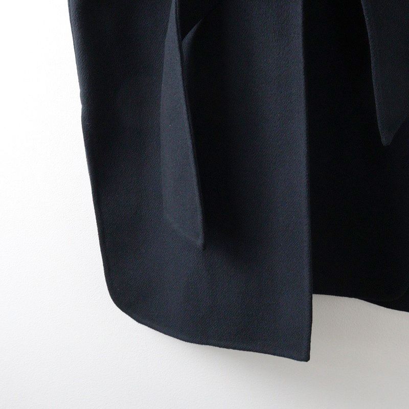 スリーブレスコート