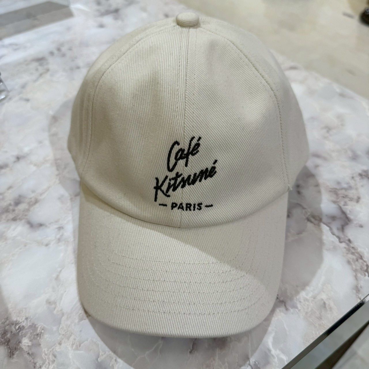 カフェ キツネ 6P ニュー シェイプ キャップ | Maison Kitsuné